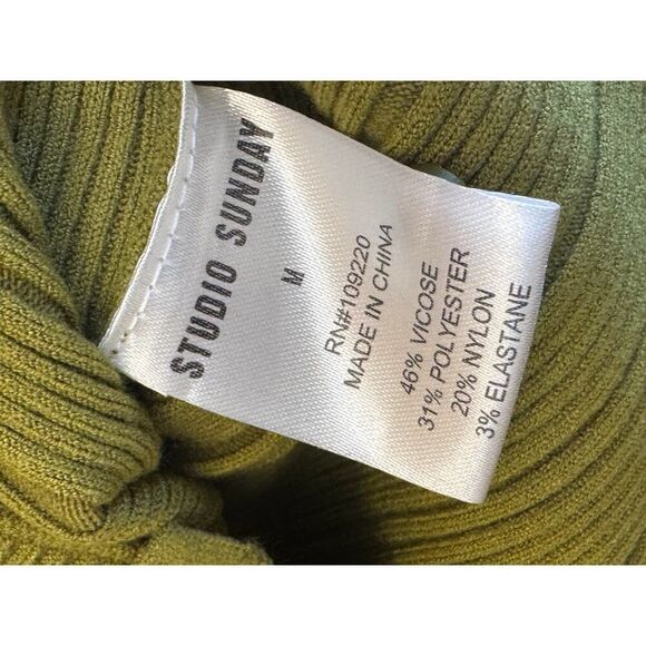 NWT Velvet by Graham & Spencer Ribbed Crop Cardigan Sz Medium Pistachio Green - Picture 8 of 12